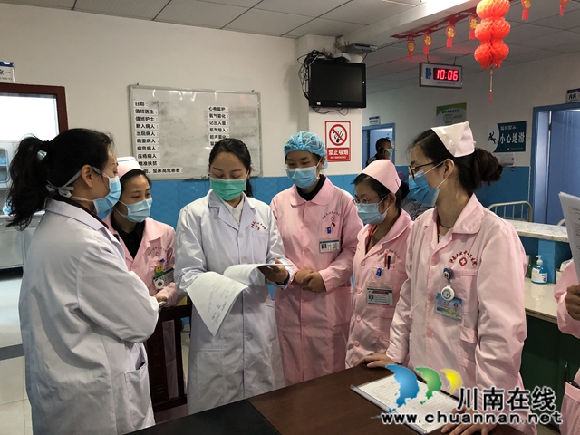 泸州市人民医院多学科专家到太伏镇举行义诊活动(图3)