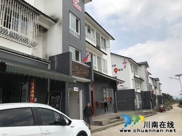 昔日贫困村今日四好村 看泸县白龙塔村的靓丽新容颜(图3)
