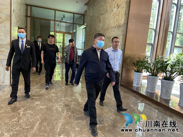 杨双全到泸县玉蟾街道开展“五一”节前安全检查工作(图6)