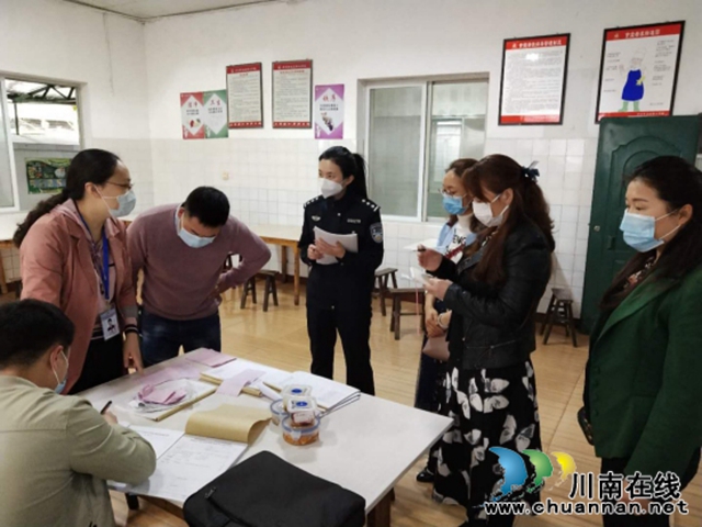 江阳区北城街道城垣社区：开展节前安全检查 筑牢校园“防火墙”