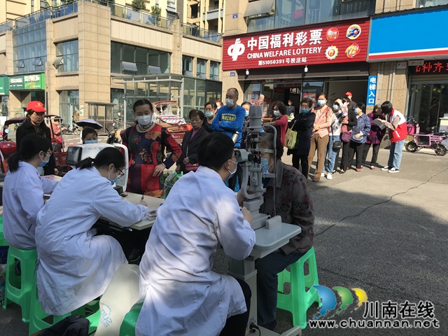 江阳区茜草街道匠心社区开展“情满社区·共享幸福”爱心帮扶志愿活动(图2)