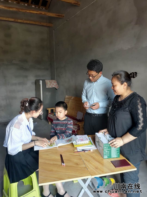 纳溪区天仙镇中心小学开展“送教下乡，关爱三残儿童”活动