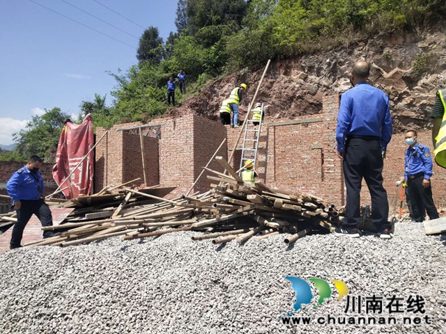 古蔺县综合行政执法局多举措保障“五一”期间市容环境(图3)