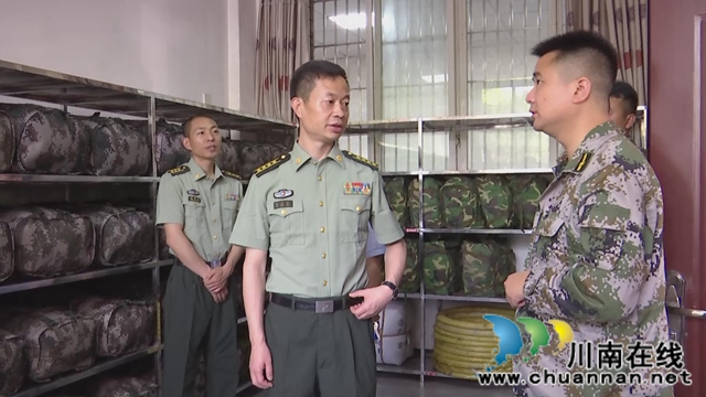 泸州军分区走访慰问合江县受疫情影响困难群众(图2) 泸州军分区走访慰问合江县受疫情影响困难群众(图2)