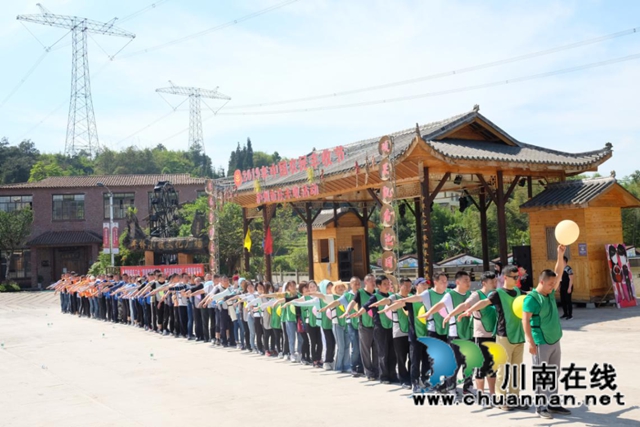 龙马潭区鱼塘街道开展“阳春踏青赏美景，携手共进建新功”主题春游活动(图4)