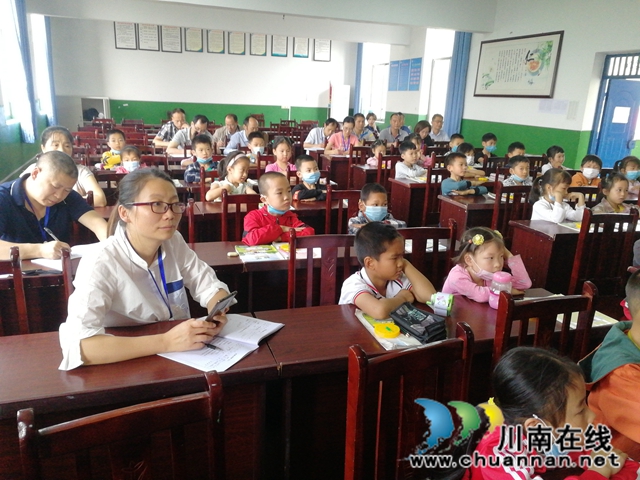 纳溪区天仙镇中心小学开展理念引领团队合作研培活动(图2) 纳溪区天仙镇中心小学开展理念引领团队合作研培活动(图2)