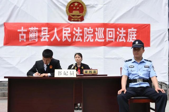 视频 | 女游客掰断古蔺景区内两颗万年石钟乳 法院判赔2500元(图3) 视频 | 女游客掰断古蔺景区内两颗万年石钟乳 法院判赔2500元(图3)