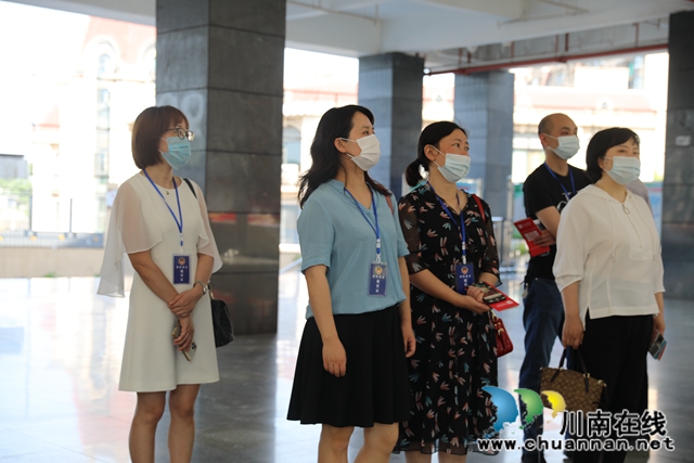 江阳区华阳街道政协委员联络组开展2020年视察调研活动(图1)