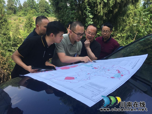 四川省自然资源厅工作组到泸州市开展三轮规划修编实地调研(图3) 四川省自然资源厅工作组到泸州市开展三轮规划修编实地调研(图3)