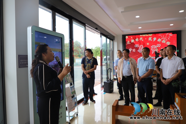 自贡富顺县邓井关街道到泸县玉蟾街道考察党群服务中心亲民化改造暨村集体经济发展工作(图2)