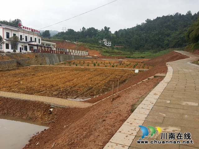 合江回洞桥村：脱贫路上奔小康，乡村振兴向未来