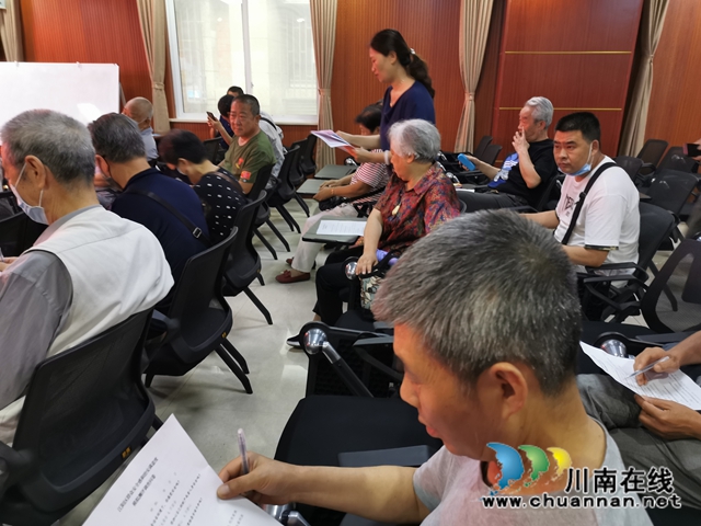 江阳区茜草街道沙坪社区开展《土壤污染防治法》农业方面学习培训会