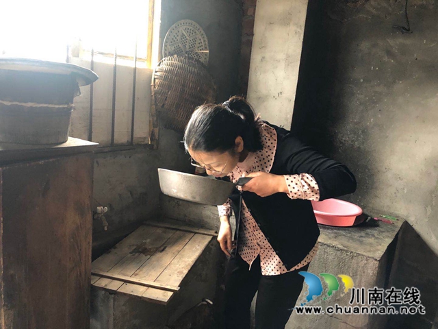 泸县市场监督管理局开展脱贫攻坚挂牌督战交叉检查(图4) 泸县市场监督管理局开展脱贫攻坚挂牌督战交叉检查(图4)