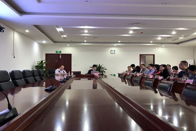 泸州组织全市食品经营监管人员开展食品安全管理人员抽查考核培训