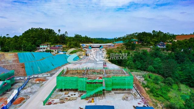 双向6车道!内江又一条高速公路即将通车,直通天府国际机场(图5) 双向6车道!内江又一条高速公路即将通车,直通天府国际机场(图5)