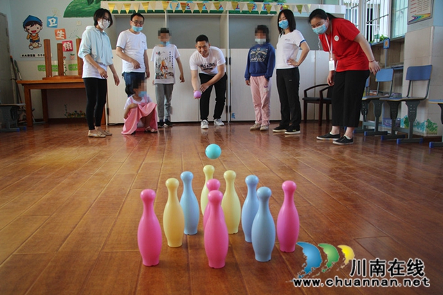 龙马潭区特殊教育学校接受爱心捐赠(图2)