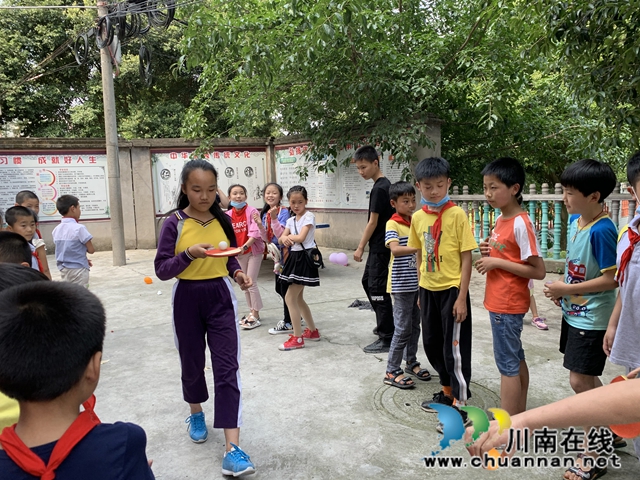 泸县得胜小学仁和完小举行具有村校特色的“六一”活动