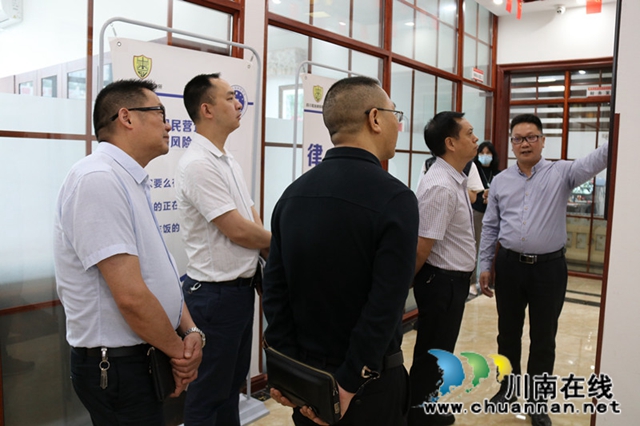 合江县委常委、政法委书记陈文调研律师工作(图2)