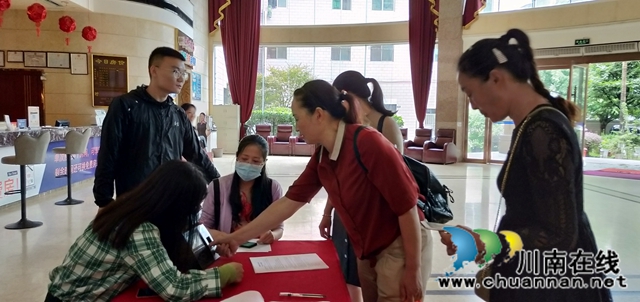 泸县：农民工党员返乡就业创业有盼头(图2)