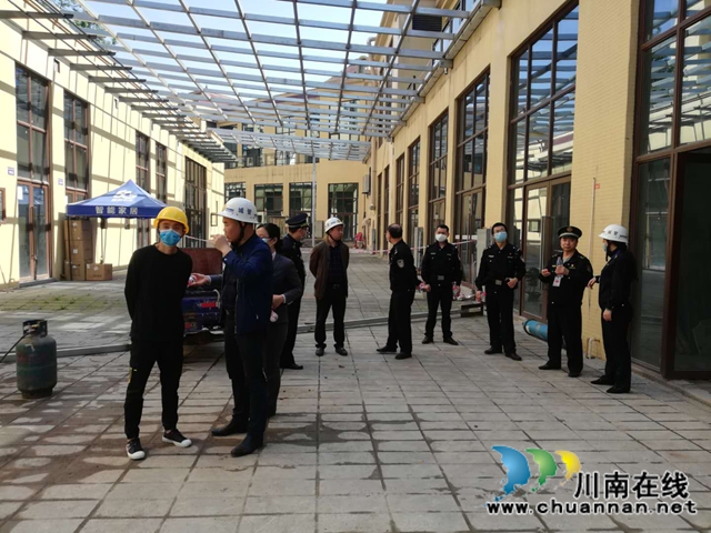 龙马潭区综合行政执法局依法拆除大型违法建设(图2)