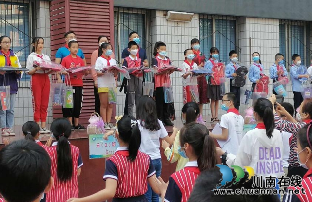 江阳区北城街道对辖区4所学校学生开展“六一”儿童节慰问活动(图2)