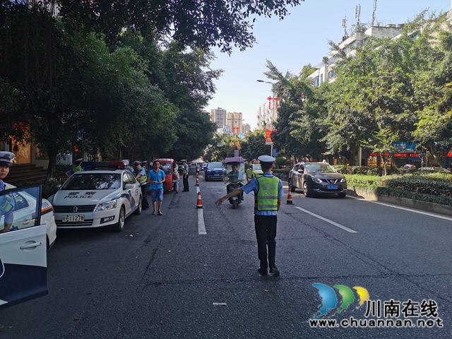 合江交警严查“一盔一带”，助力安全出行(图4)