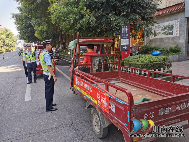 合江交警严查“一盔一带”，助力安全出行(图3)
