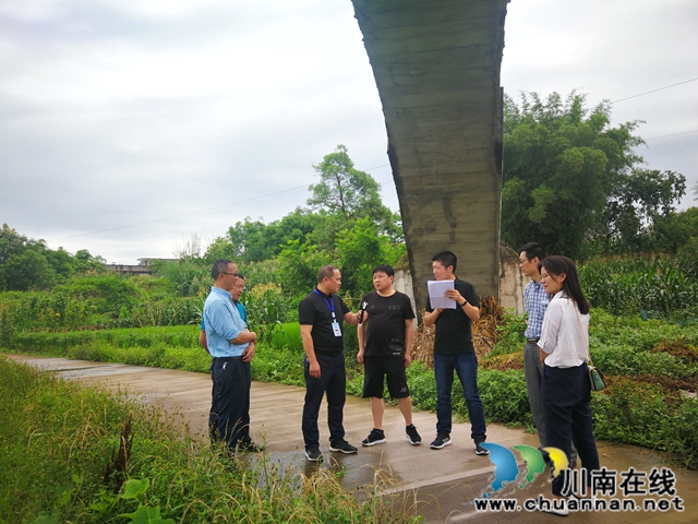 泸州市城管执法局调研泸县城乡环卫规划工作(图2)