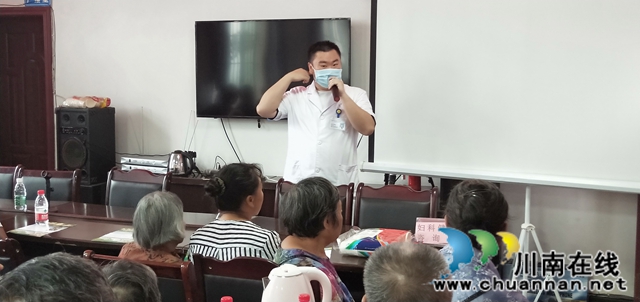 泸县海潮镇：健康服务满家园 关心关爱暖民心(图5)