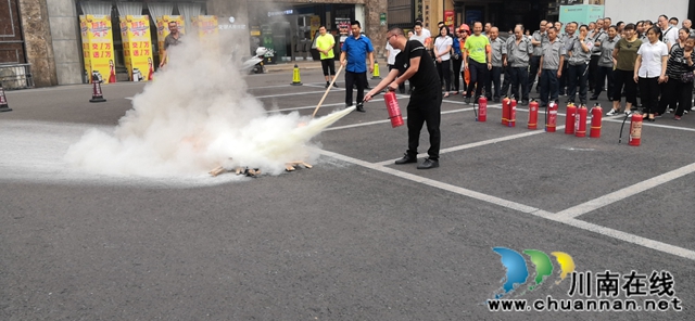 龙马潭区红星街道：天立社区联合科维商城开展消防应急演练(图3)