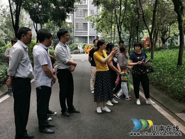 泸县云锦镇考察团到龙马潭区红星街道大驿坝社区锦华十年城小区考察基层治理工作(图2)