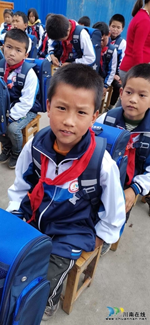 “汇青春˙智扶贫” 爱心行动走进叙永县分水镇终南村小学(图2)