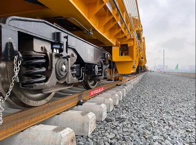 川南城际铁路开始铺轨！内自泸段明年建成通车(图2)