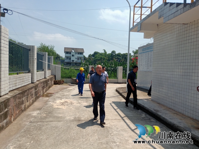 张文杰到泸县立石镇督导生态环保和雨污分流工作