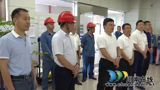 四川省总工会到合江县送清凉