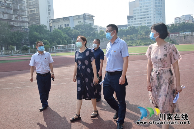 市委宣传部到泸州十八中检查省级文明校园迎复检准备情况(图3)