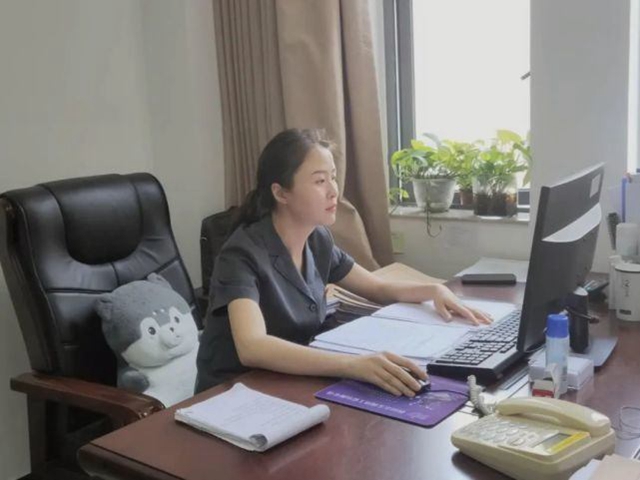 8.5万元成交！泸州一尾号”222222"的手机靓号拍卖成功(图2)