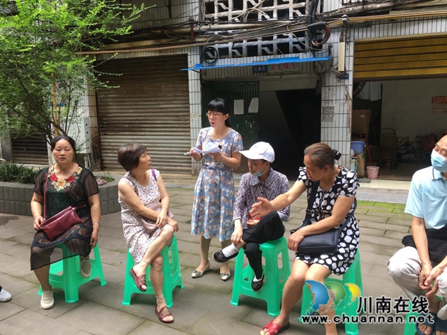 龙马潭区小市街道：“零距离”解诉求