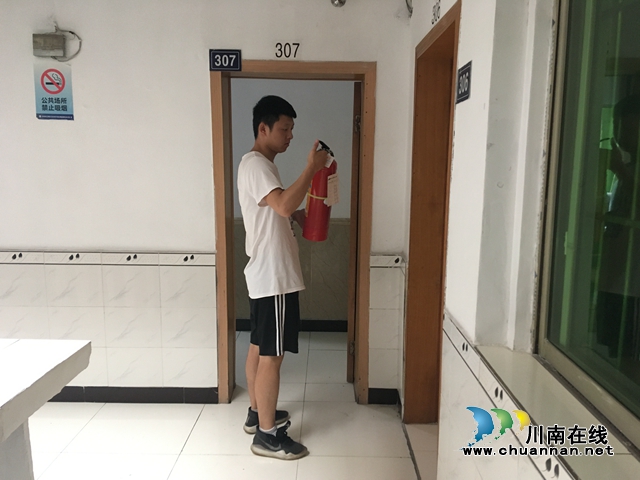 江阳区北城街道城垣社区开展端午节前安全大检查