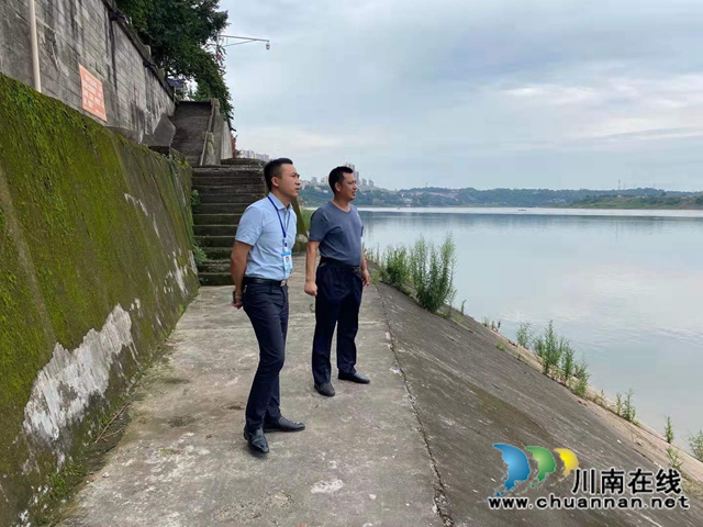 龙马潭区小市街道总河长开展巡河及防汛检查工作