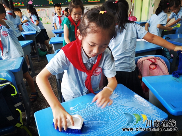 泸师附小城西学校开展“劳动最美”实践活动