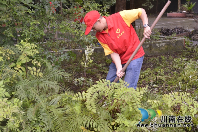 泸县建校开展“我爱建校，我为龙城校区建设做贡献”主题党日活动(图10)