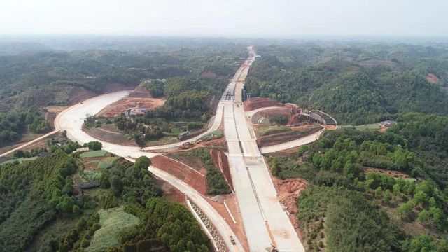 这段路贯通!自贡的小伙伴下班去宜宾、成都吃晚饭的日子快了!(图2) 这段路贯通!自贡的小伙伴下班去宜宾、成都吃晚饭的日子快了!(图2)