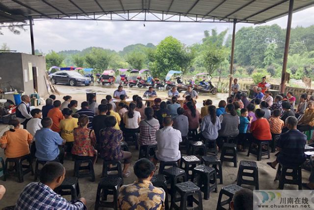 合江县白米镇法律顾问普法下乡 “坝坝讲堂”其乐融融