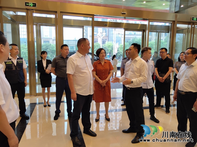 合江县委书记李仁军带队开展高考考生食宿酒店安全检查(图2)