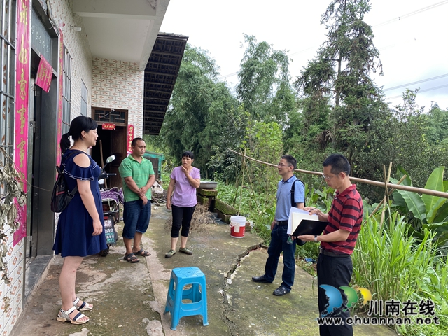 驻泸州市中级人民法院纪检监察组下沉监督纳溪区法院脱贫攻坚工作(图3)