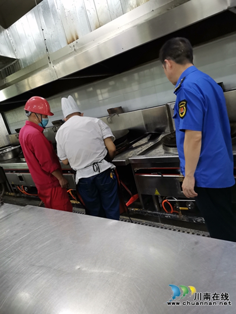 泸县综合行政执法局开展高考考点要素保障检查