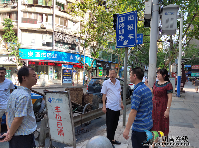 江阳区北街人大代表小组搜集群众意见，解决实际问题