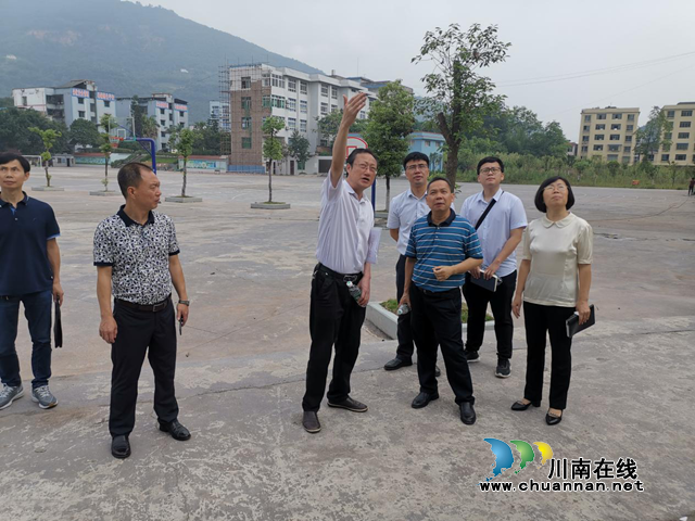 泸州市自然资源和规划局率队督查叙永县学校安全工作(图2)