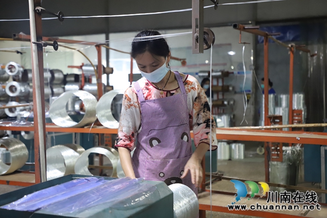 泸县玉蟾街道人大代表开展走访企业活动(图6)